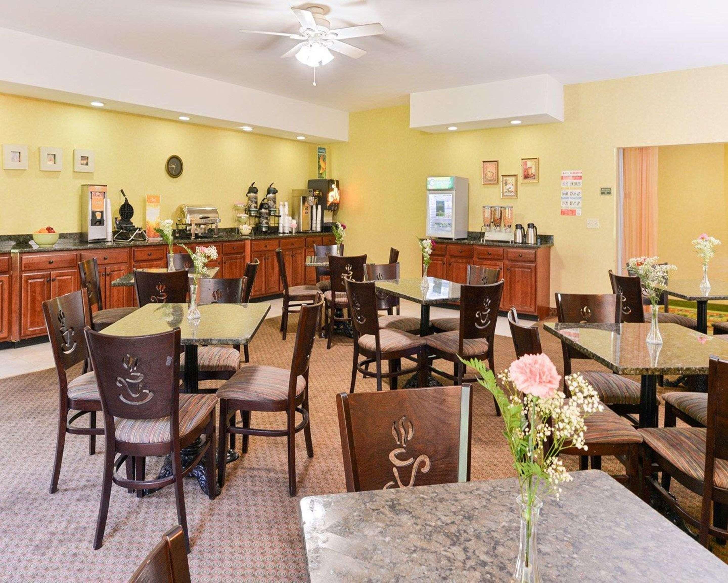 Quality Suites Stratford Esterno foto