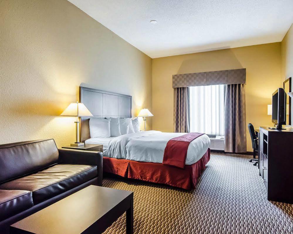 Quality Suites Stratford Esterno foto